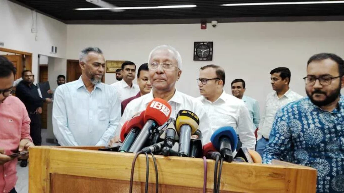 নির্বাচন কমিশনের সিনিয়র সচিব আখতার আহমেদ