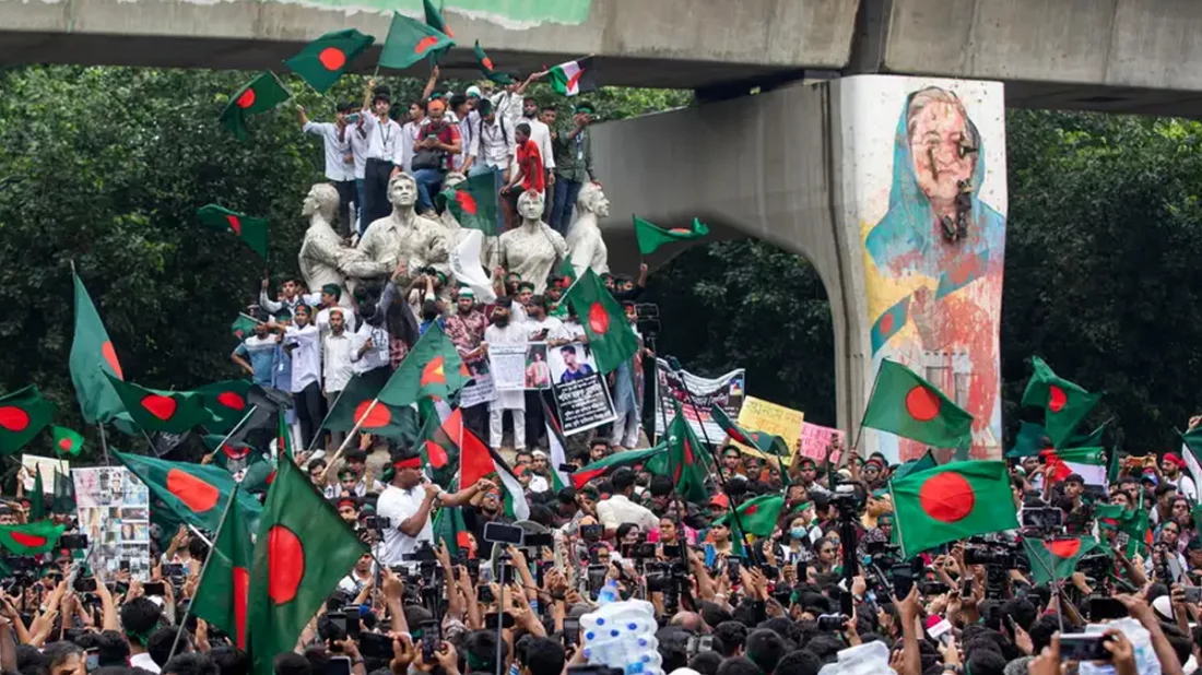 ক্রমবর্ধমান রাজনৈতিক অনিশ্চয়তা, ধর্মীয় মেরুকরণ এবং আইনশৃঙ্খলা পরিস্থিতির অবনতি পরিস্থিতিকে চ্যালেঞ্জিং করে তুলেছে
