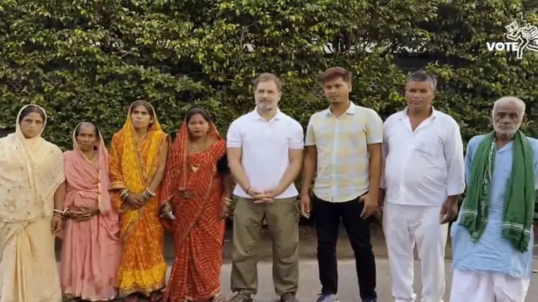 ‘মৃত ভোটারদের’ সঙ্গে চা পান করলেন রাহুল গান্ধী 