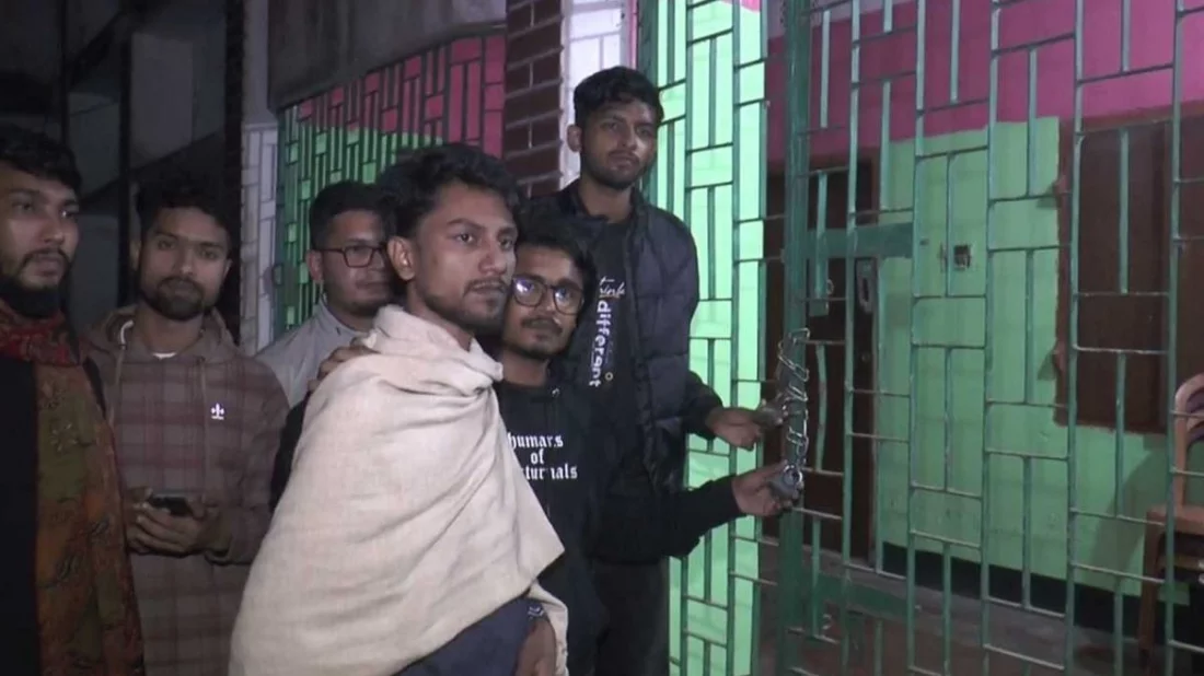 এনসিপির কার্যালয়ে বৈষম্যবিরোধীদের তালা