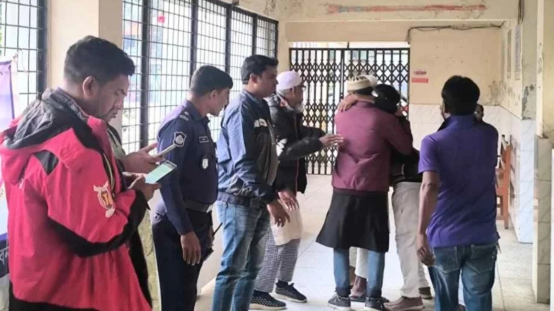 পাবনায় মোটরসাইকেল-অটোরিকশার সংঘর্ষে প্রাণ গেল দুজনের