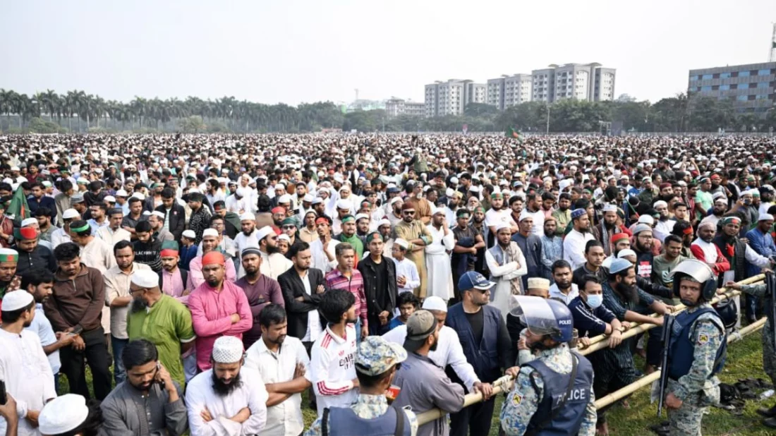 শরীফ ওসমান হাদীর জানাজায় লাখো জনতার ঢল