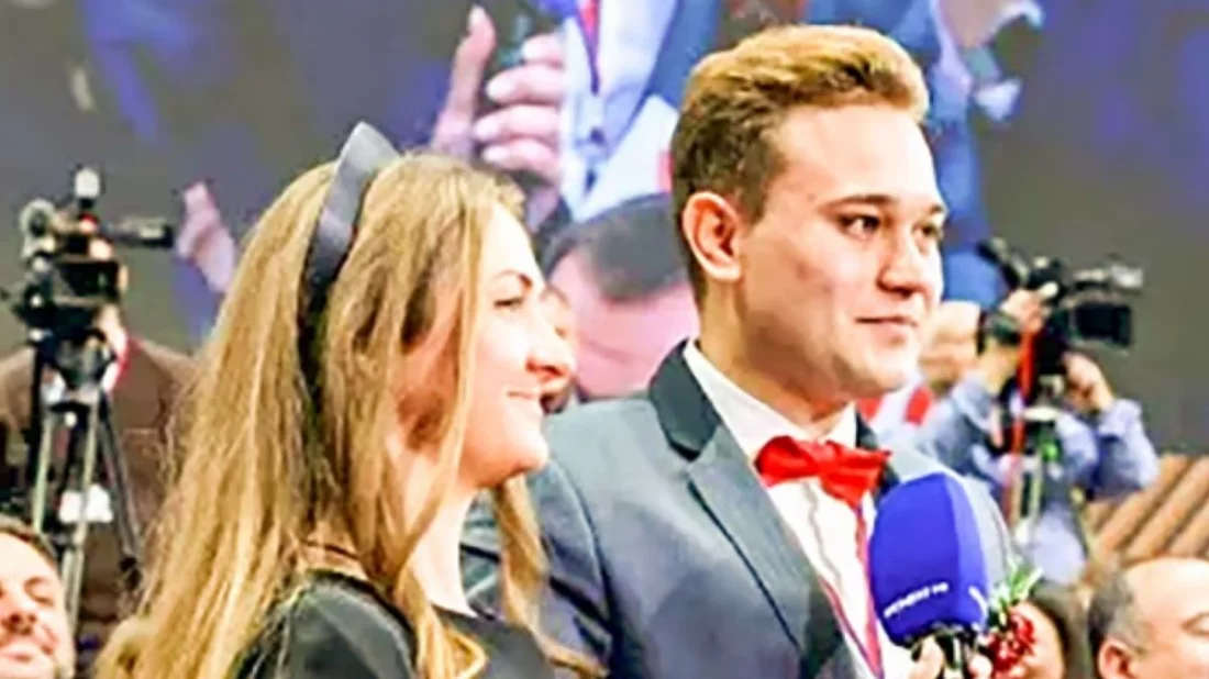 পুতিনের সংবাদ সম্মেলনে প্রেমিকাকে বিয়ের প্রস্তাব সাংবাদিকের, অতপর...