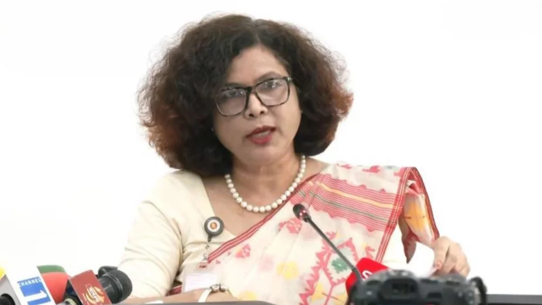 দেশের বিদ্যুৎ ও জ্বালানি পরিস্থিতি নিয়ে আয়োজিত সংবাদ সম্মেলনে কথা বলছেন বিদ্যুৎ বিভাগের যুগ্মসচিব উম্মে রেহানা।  ছবি: সংগৃহীত