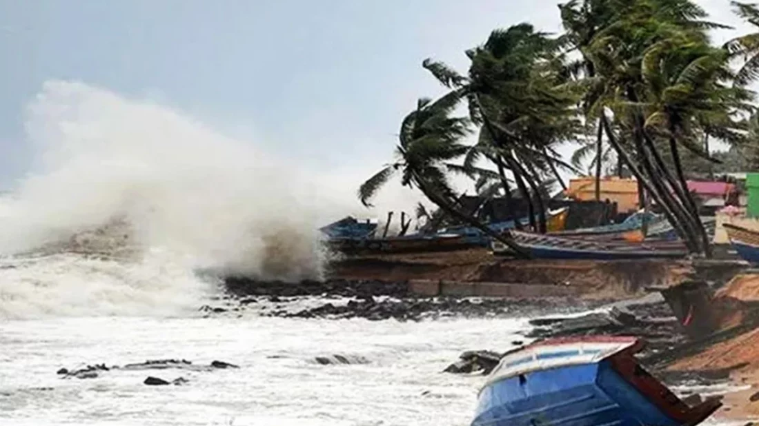 সমুদ্রে উত্তাল ঢেউ । ফাইল ছবি: সংগৃহীত
