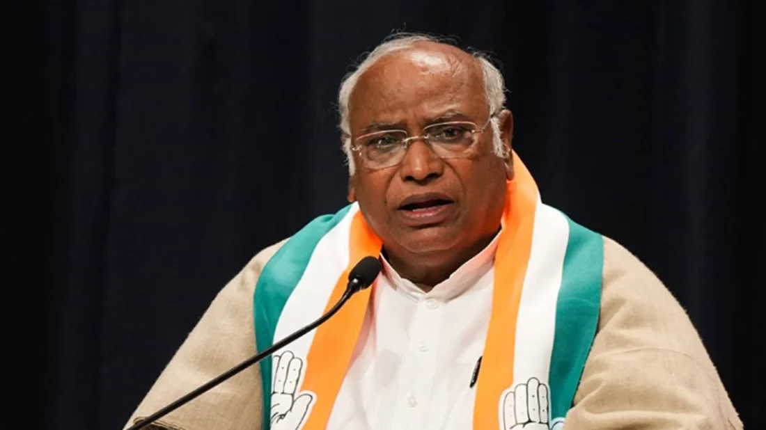 ভারতের রাজ্যসভার বিরোধীদলীয় নেতা মল্লিকার্জুন খাড়গে। ছবি: সংগৃহীত