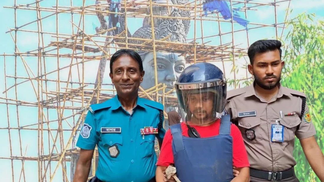 রাম বিগ্রহ নির্মাণের উদ্যোক্তা হরিদাস।  গ্রাফিক্স: ইত্তেফাক
