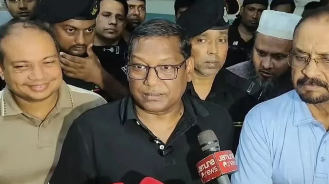 মমেক হাসপাতালে পদদলিত হয়ে ৬ জনের মৃত্যুর খবর সঠিক নয়: বিভাগীয় কমিশনার