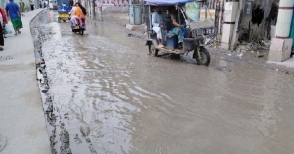 নারায়ণগঞ্জে জলাবদ্ধতা রোধে ডিপ ড্রেনের কাজ চলছে, বর্ষার আগে উদ্বেগ