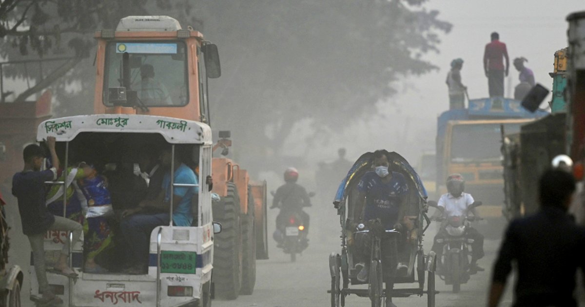 ঢাকায় আজ বায়ুর মান খুব অস্বাস্থ্যকর, সতর্কত থাকার পরামর্শ