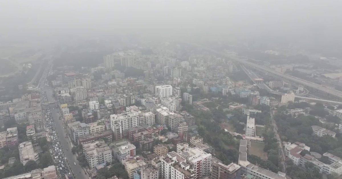 ছুটির দিনেও বায়ুদূষণে শীর্ষে রাজধানী ঢাকা