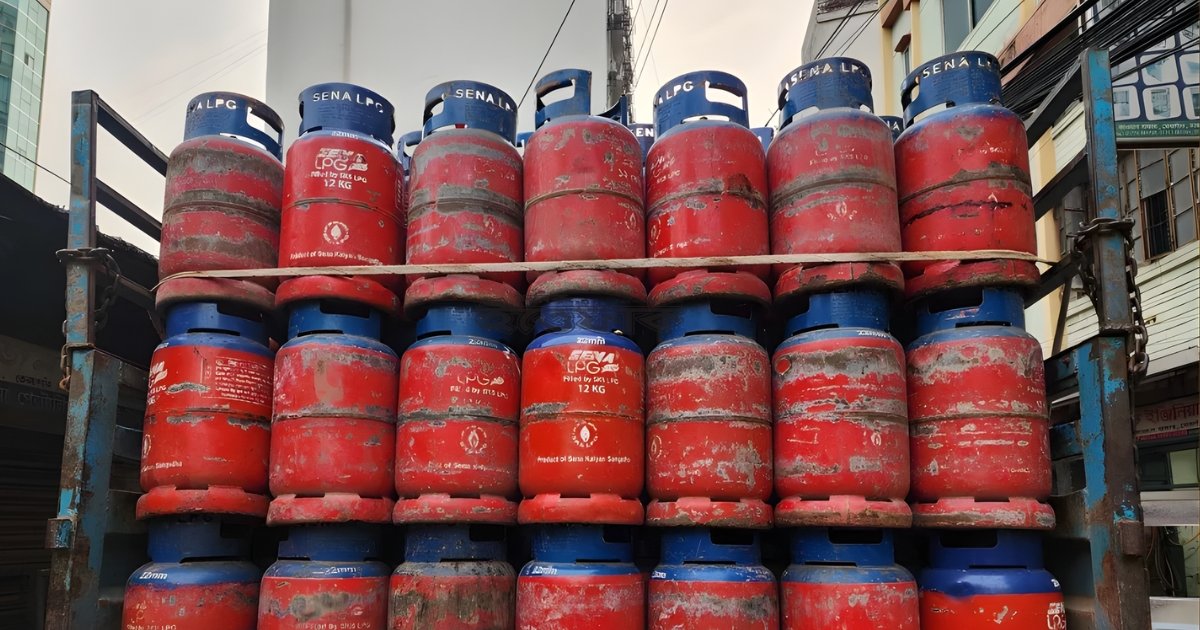 শুল্ক কমায়  দাম কমল এলপিজি সিলিন্ডারের