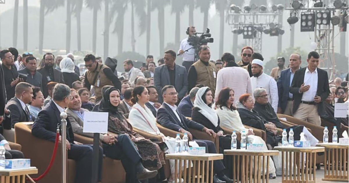 সপরিবারে এলেন তারেক রহমান, খালেদা জিয়ার স্মরণে নাগরিক শোকসভা শুরু