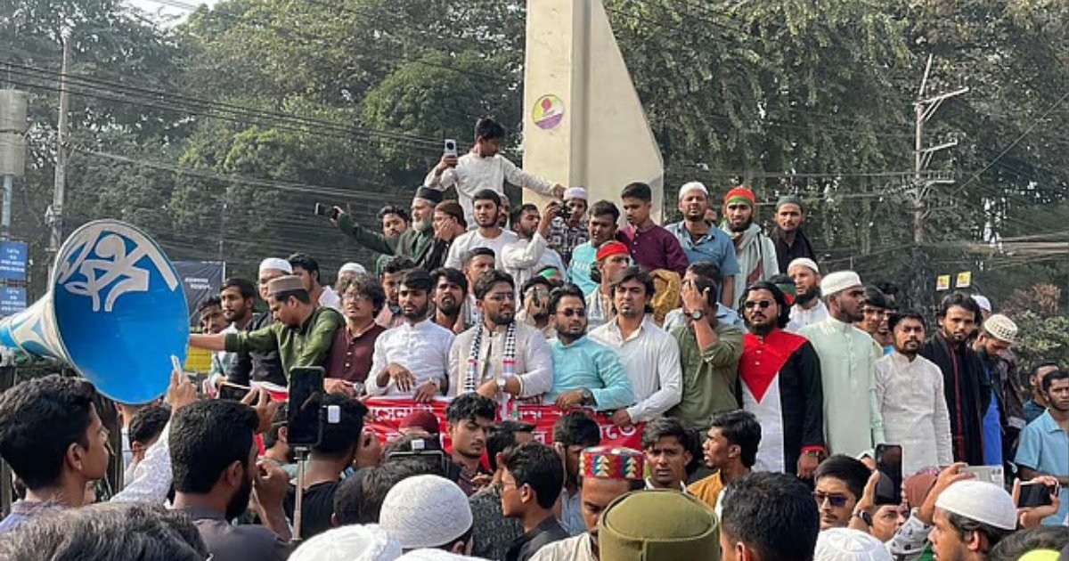 যদি টালবাহানা করতেই থাকেন, তাহলে চট্টগ্রামকে বাংলাদেশ থেকে বিচ্ছিন্ন করে দেব: রাফসান রাকিব