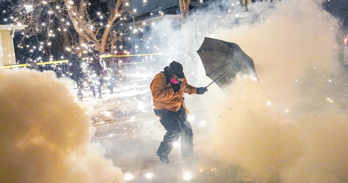 বিক্ষোভ দমনে মিনেসোটায় সামরিক বাহিনী মোতায়েনের হুমকি ট্রাম্পের
