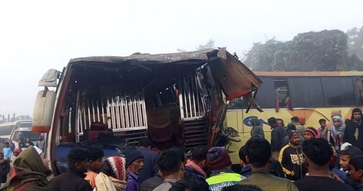 সিলেটে বাসের মুখোমুখি সংঘর্ষে নিহত ২, আহত অন্তত ১০