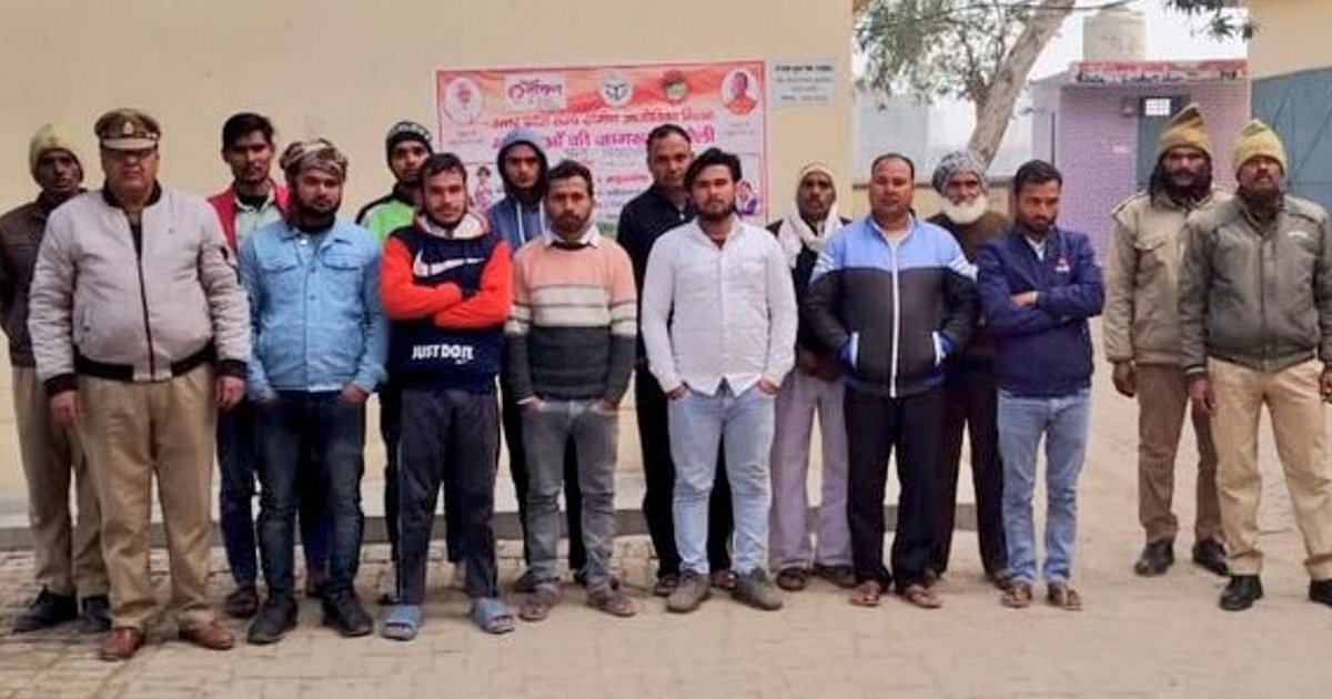 ভারতে খালি বাড়িতে নামাজ পড়ার অভিযোগে আটক ১২