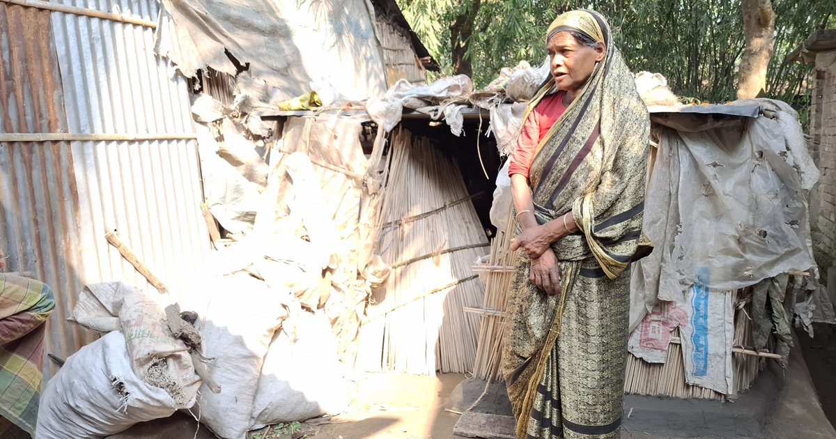সহায়তার অপেক্ষায় বিধবা জাহানারা বেগম