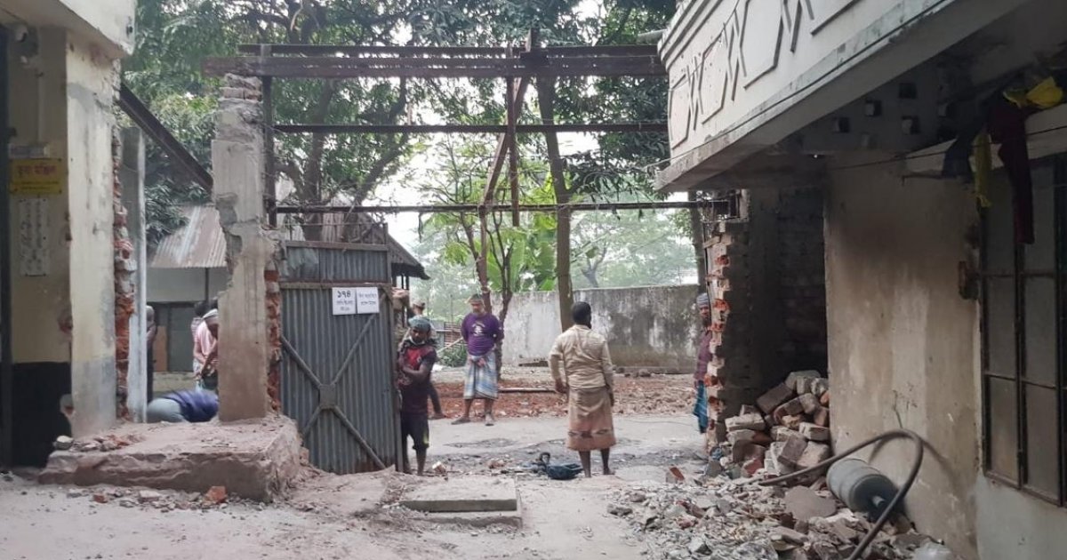 অবৈধ স্থাপনায় রাজউকের কড়াকড়ি, তেজগাঁও-গুলশানে অভিযান