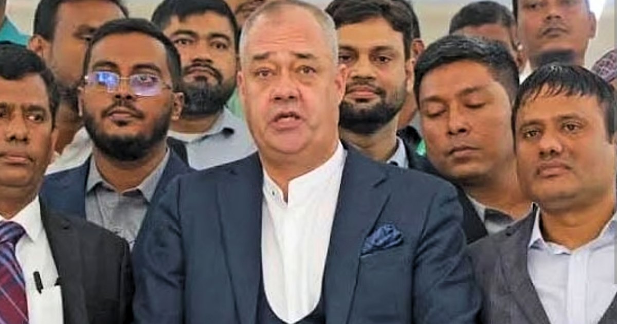 টবি ক্যাডম্যান আর ট্রাইব্যুনালের প্রসিকিউশনের সঙ্গে নেই