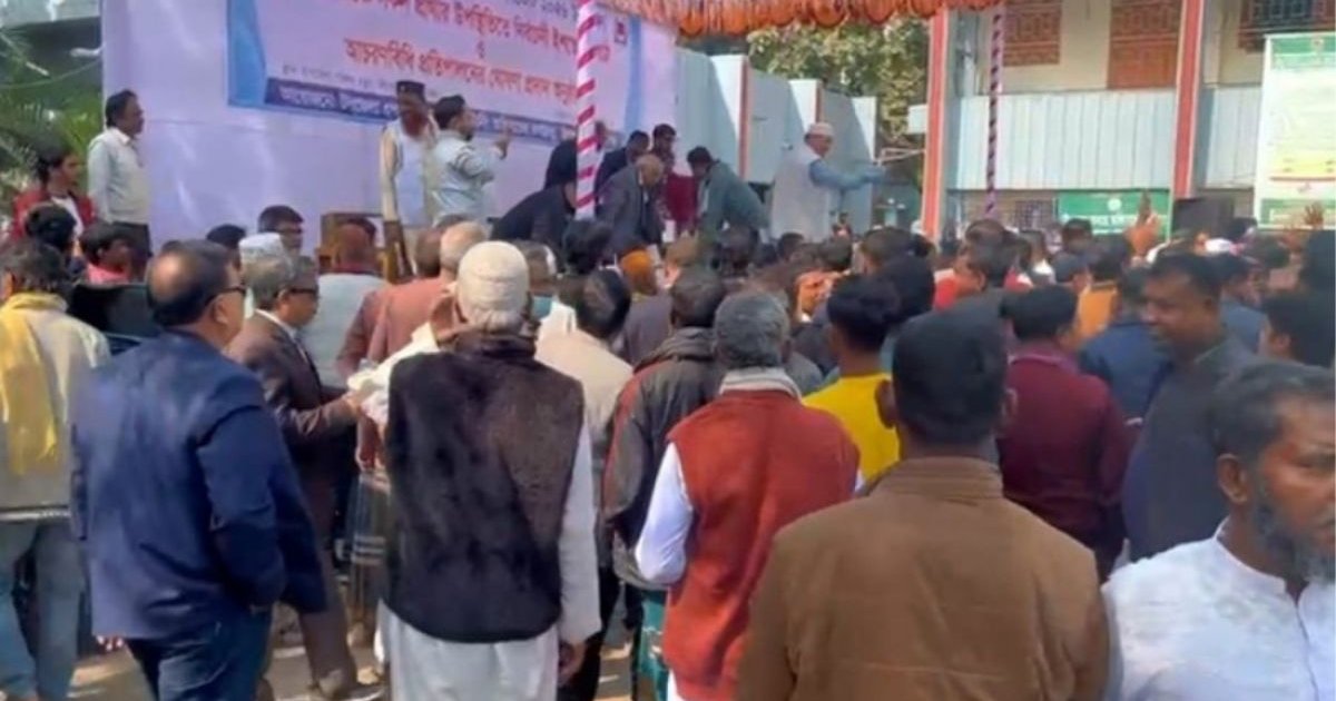নির্বাচনী অনুষ্ঠানে গণভোটে ‘না’ বলায় হট্টগোল-বিশৃঙ্খলা
