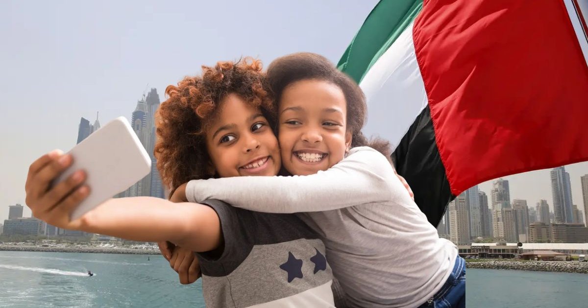 শিশুদের অনলাইন তদারকিতে অভিভাবকদের আইনি বাধ্যবাধকতায় আনলো ইউএই