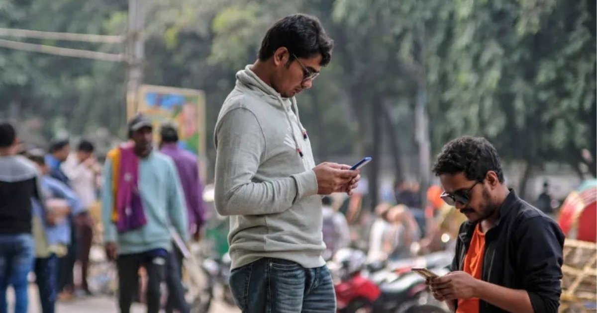টিকটক, ফেসবুক, ইউটিউব— বাংলাদেশের নির্বাচনী রাজনীতির নতুন ময়দান