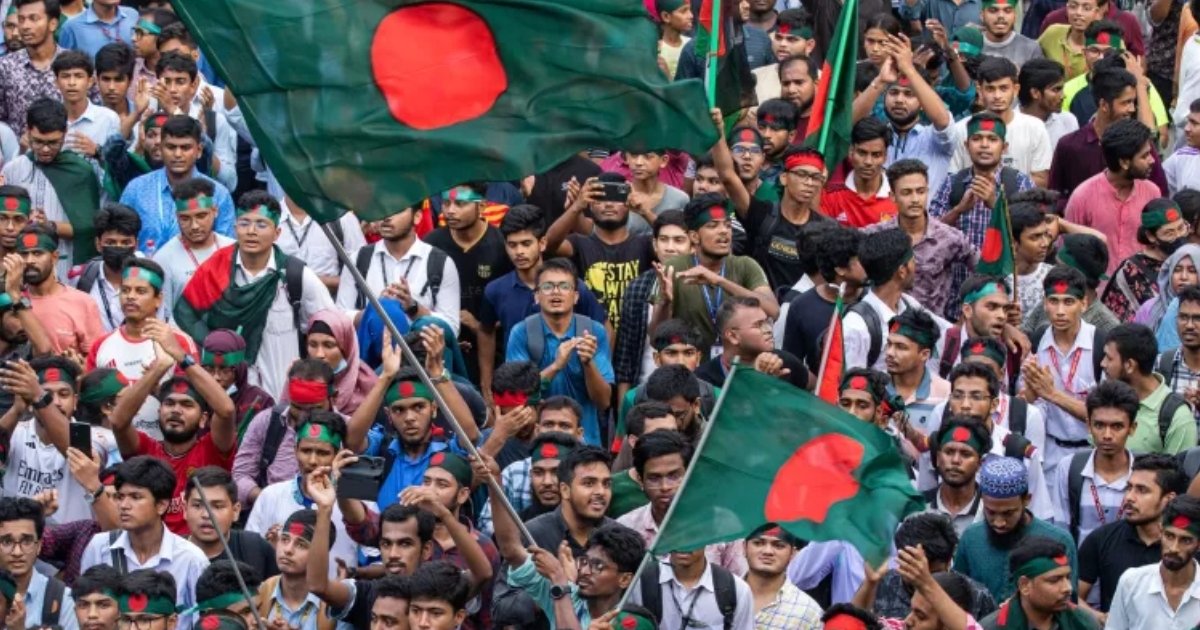 আসন্ন নির্বাচন ও গণভোটের নতুন রণক্ষেত্র সোশ্যাল মিডিয়া