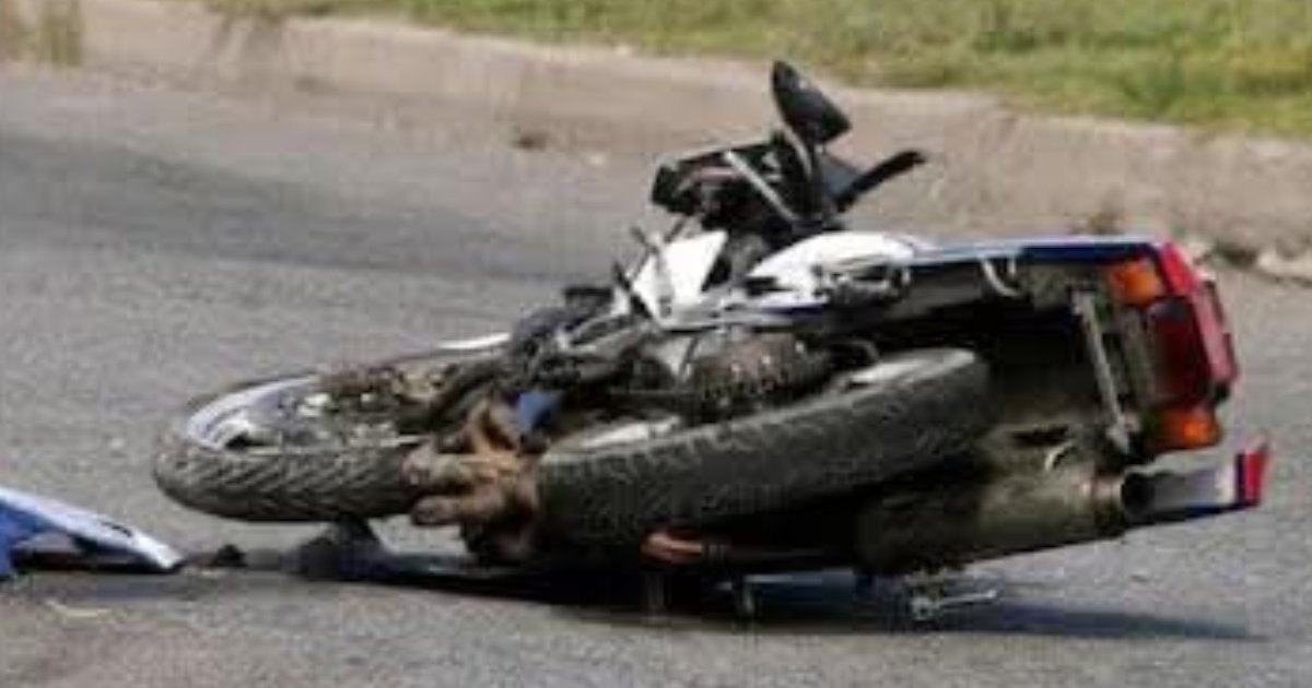 ওয়াজ মাহফিলে যাওয়ার পথে বাসচাপায় নিহত ২, সড়ক অবরোধ