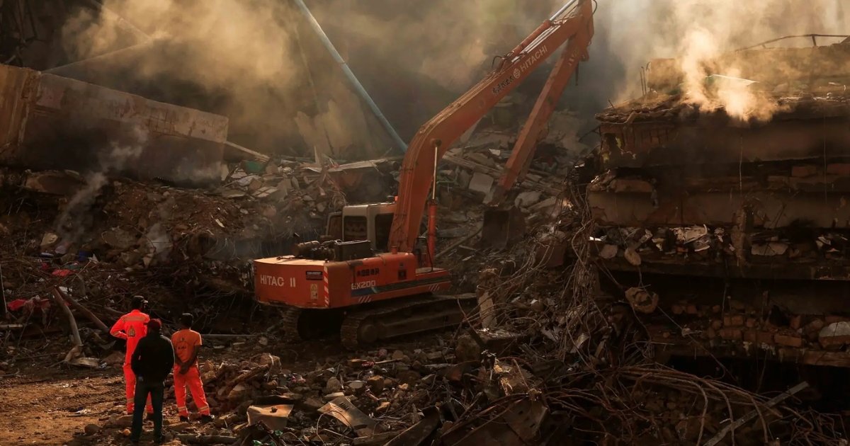 করাচির গুল প্লাজায় অগ্নিকাণ্ডে প্রাণহানি বেড়ে ৬১
