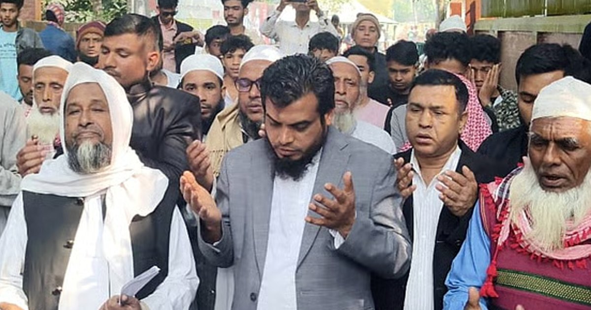 শেখ মুজিবের কবর জিয়ারত করে প্রচারণা শুরু করলেন বিএনপির ‘বিদ্রোহী’ প্রার্থী