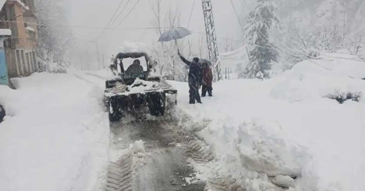 পাকিস্তানে তুষারধসে এক পরিবারের ৯ জনের মৃত্যু 