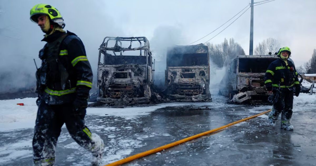 শান্তি আলোচনার মধ্যেই ইউক্রেনে ব্যাপক ড্রোন ও ক্ষেপণাস্ত্র ছুড়লো রাশিয়া