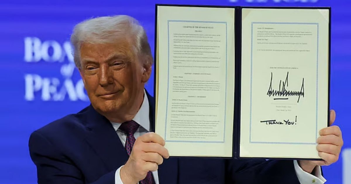 ‘শান্তি পর্ষদে’ কানাডাকে দেওয়া আমন্ত্রণ প্রত্যাহার করে নিলেন ট্রাম্প