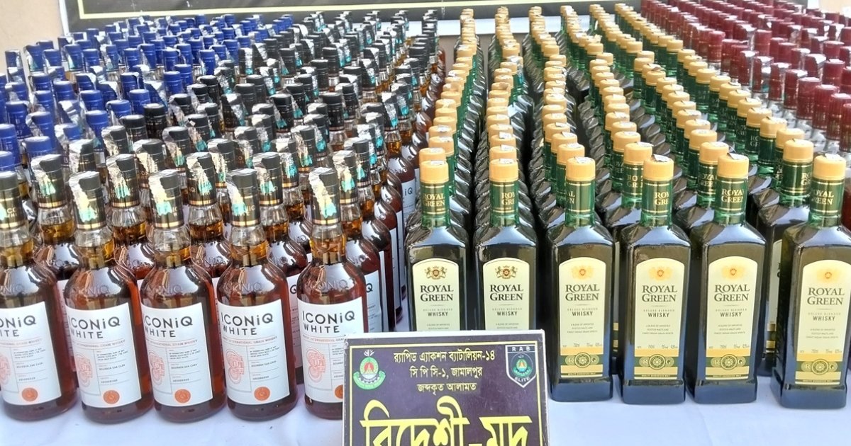 ট্রাকভর্তি বিদেশি মদ ঢাকায় নেওয়ার পথে ৩ কারবারি আটক