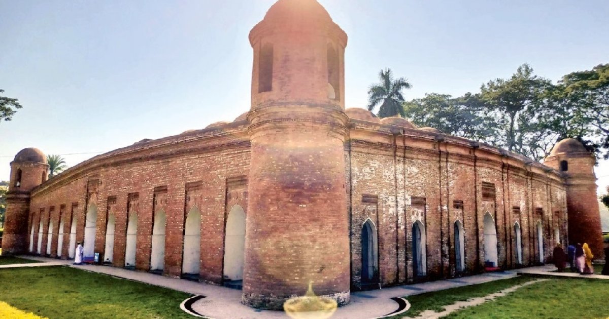 দ্রুত ক্ষয়ে যাচ্ছে বিশ্ব ঐতিহ্য ষাটগম্বুজ মসজিদ, ভেঙে পড়তে পারে মিহরাব