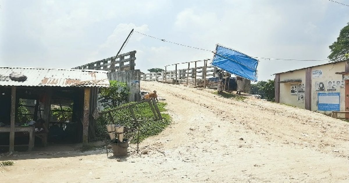 নান্দাইলে পড়ে আছে ৭ কোটি টাকার সেতু, নেই সংযোগ সড়ক