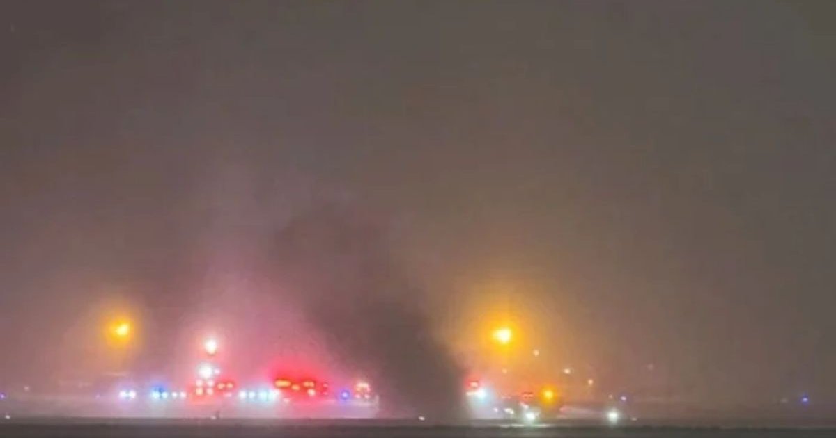 যুক্তরাষ্ট্রে উড্ডয়নের সময় ৮ আরোহীসহ ব্যক্তিগত বিমান বিধ্বস্ত