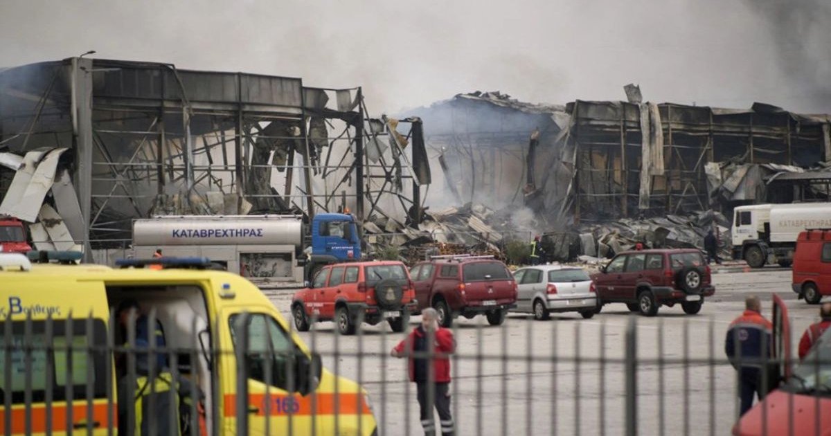 গ্রিসে বিস্কুট কারখানায় অগ্নিকাণ্ডে নিহত ৩, নিখোঁজ ২