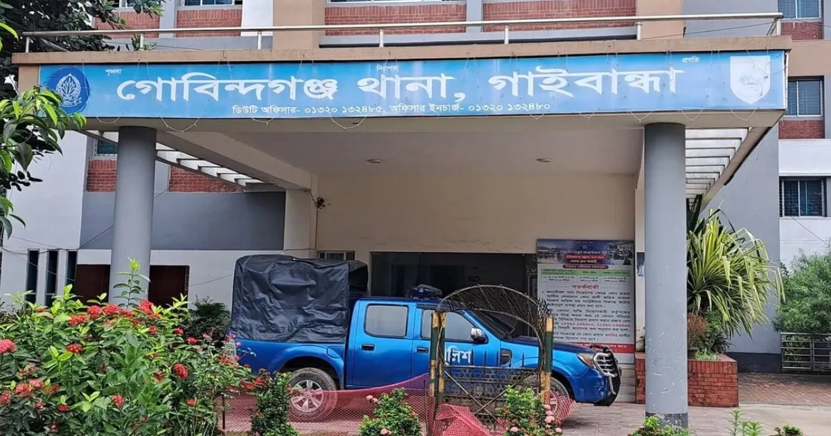 আওয়ামী লীগ নেতাকে ধরতে যাওয়া পুলিশকে সদস্যদের পিটুনি, মোটরসাইকেল ভাঙচুর