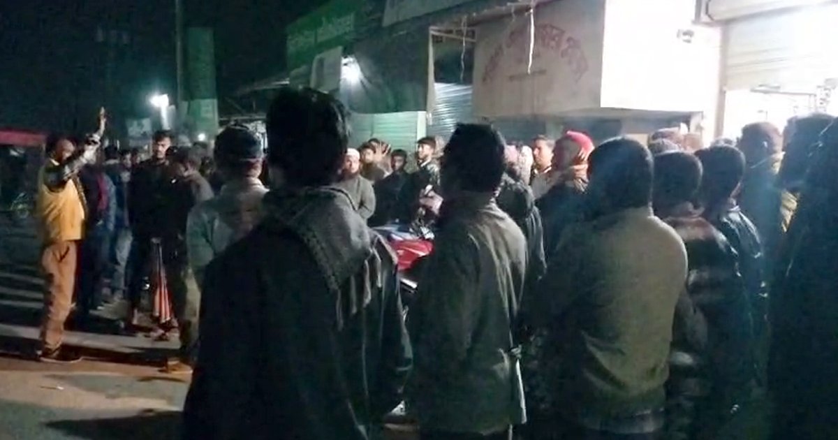 গাইবান্ধায় আওয়ামী লীগ নেতাকে ধরতে গিয়ে হামলার শিকার ৩ পুলিশ সদস্য 