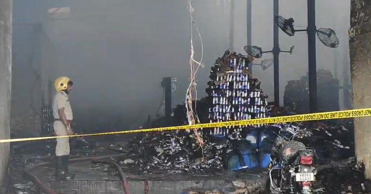 কলকাতায় গুদামে ভয়াবহ আগুন, ৭ জনের প্রাণহানি