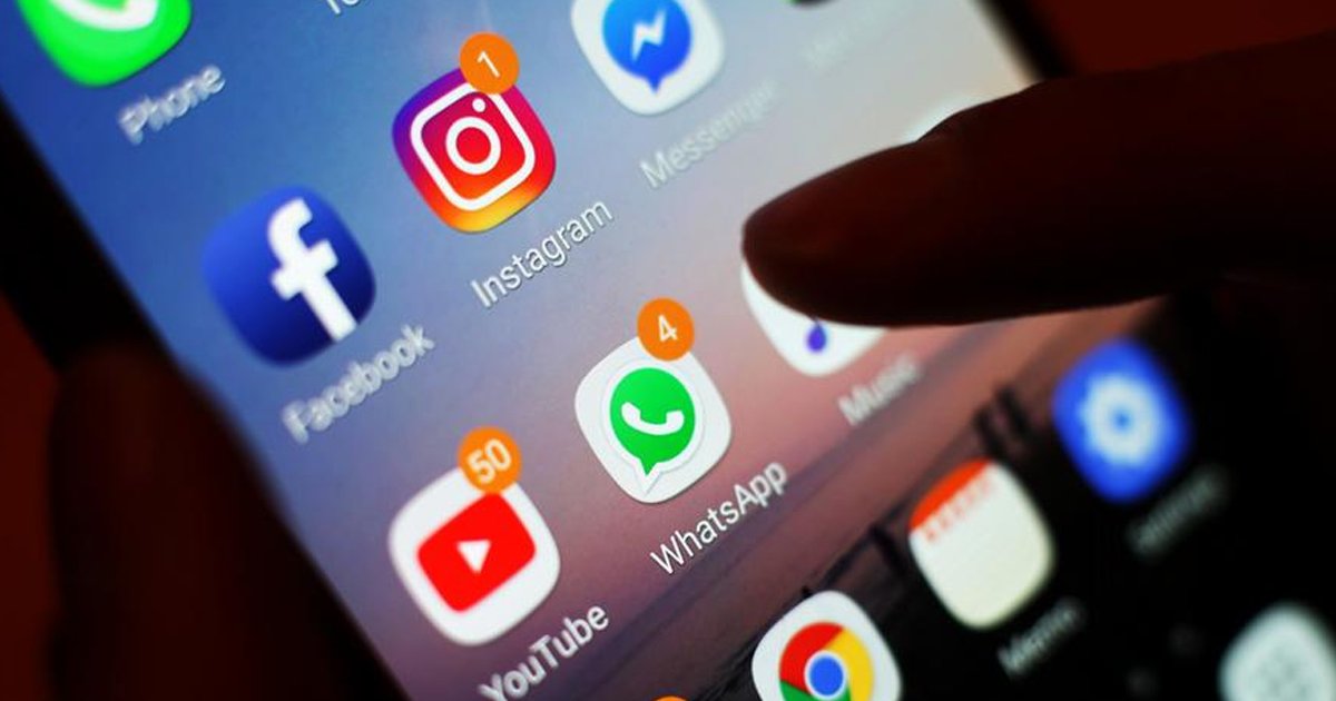 ফ্রান্সে ১৫ বছরের কম বয়সীদের সোশ্যাল মিডিয়া নিষিদ্ধ করতে বিল পাস 