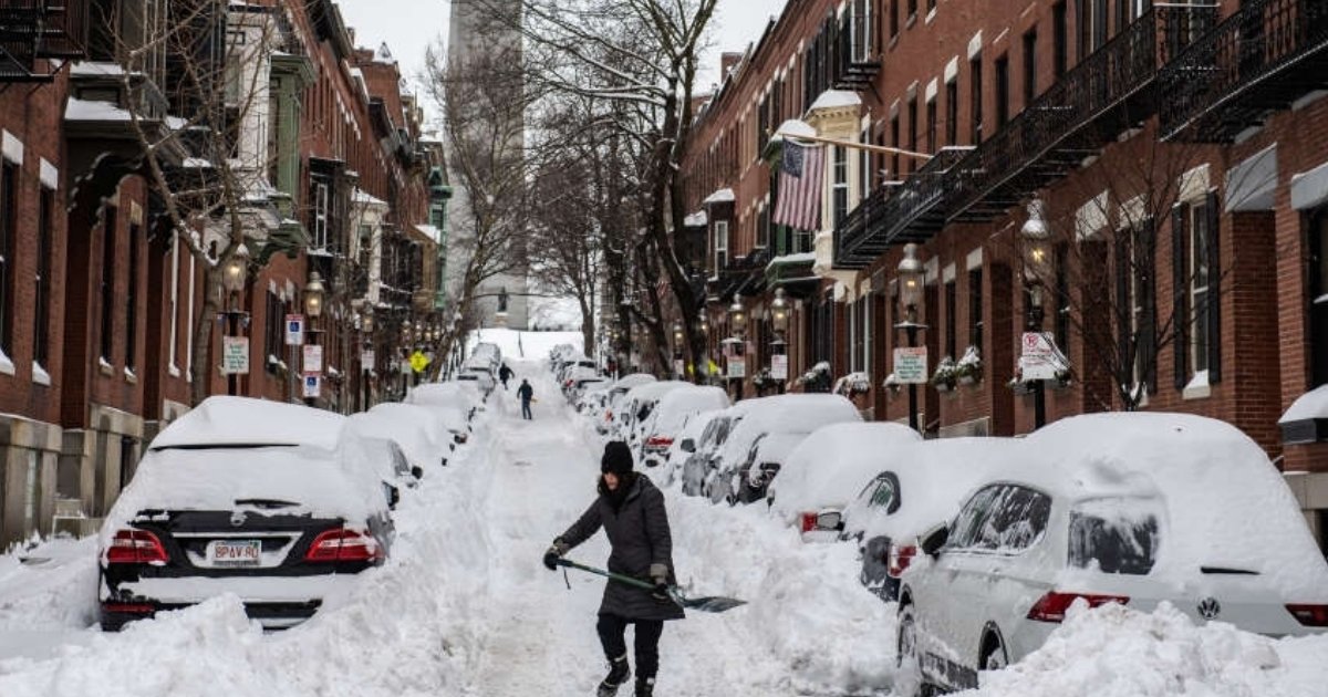 তুষারঝড়ে যুক্তরাষ্ট্রের ১৪ অঙ্গরাজ্যে অন্তত ৩৮ জনের মৃত্যু 