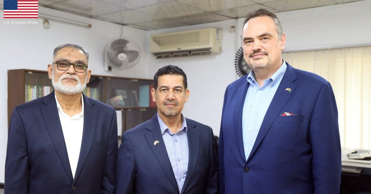 সিটিজেন লিয়াজোঁ ভলান্টিয়ারদের সঙ্গে ঢাকার মার্কিন রাষ্ট্রদূতের বৈঠক