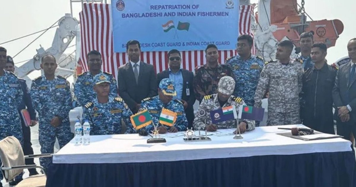 ভারতে আটক ৫ ট্রলারসহ ১২৮ বাংলাদেশিকে ফিরিয়ে আনলো কোস্ট গার্ড
