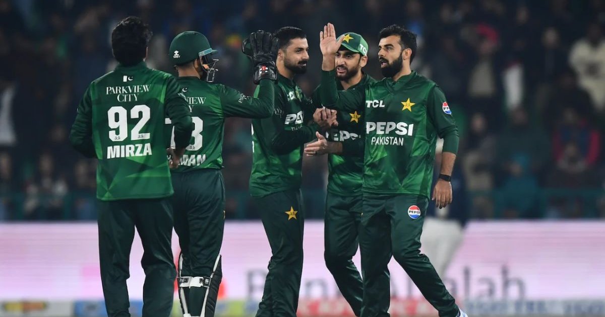 সাত বছর পর অস্ট্রেলিয়াকে হারিয়ে পাকিস্তানের হুঙ্কার