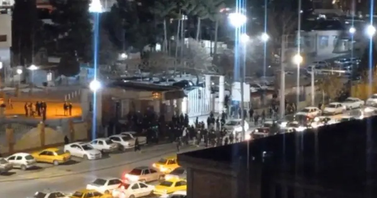 ইরানে বিক্ষোভকারীদের মুখে লোহমর্ষক বর্ণনা 