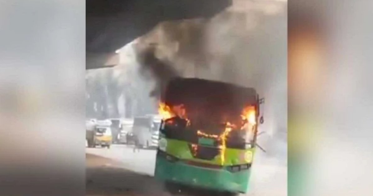 উত্তরায় বাসে ভয়াবহ অগ্নিকাণ্ড
