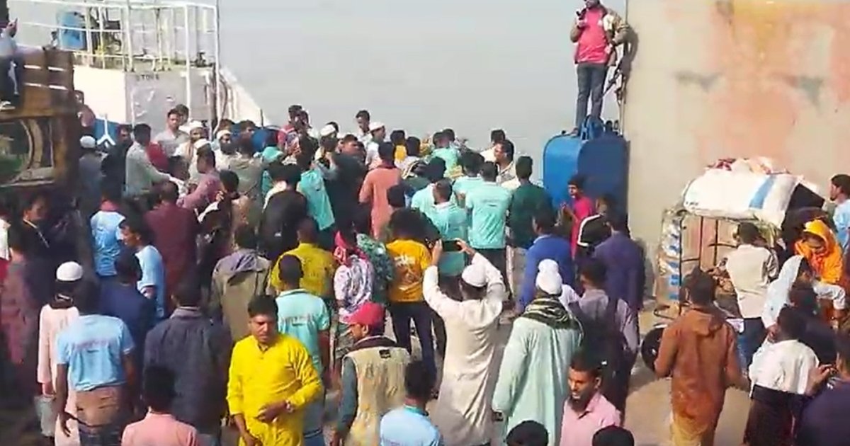 হাতিয়ায় ফেরি উদ্বোধনে বিএনপি-এনসিপি সংঘর্ষ, আহত ১০